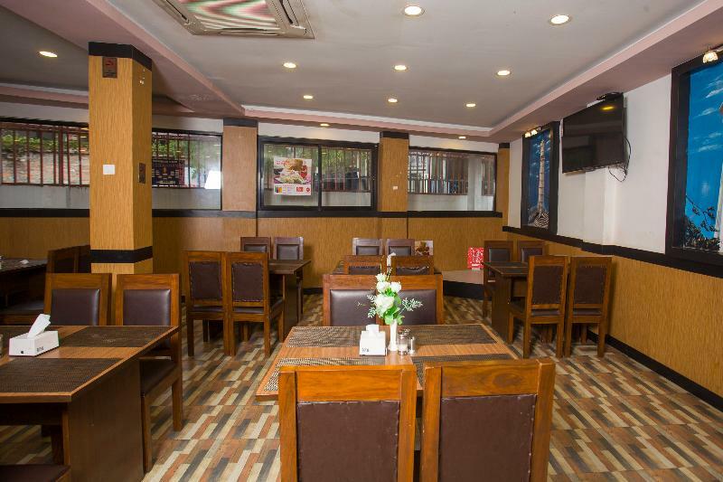Oyo 11474 Gangaur Regency Boutique Hotel Kathmandu Exterior foto
